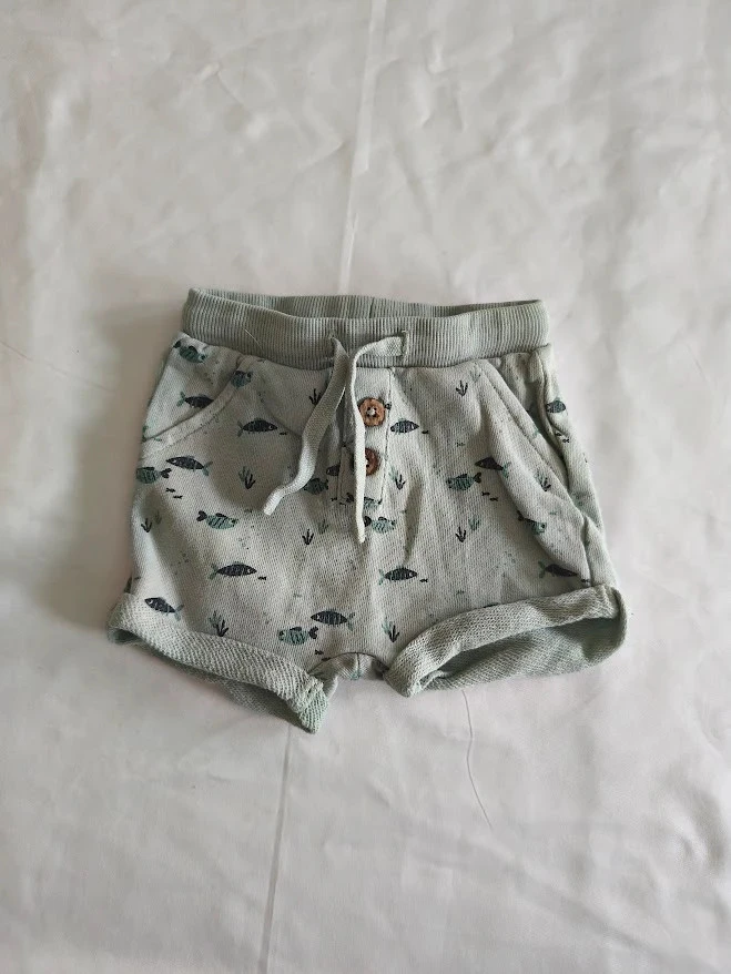 Short Kiabi 3 mois vert d'eau imprimé poissons taille élastiquée